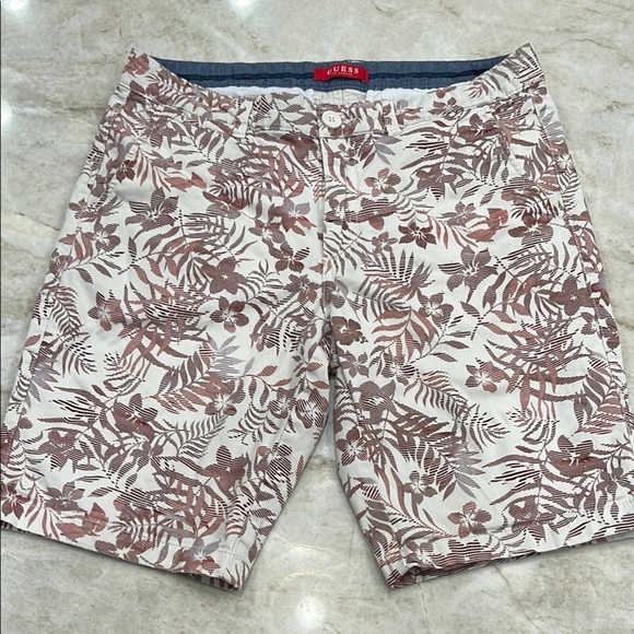 Guess | Tropical Shorts | White and Red Floral | Men’s 32 Waist - Picture 1 of 11
